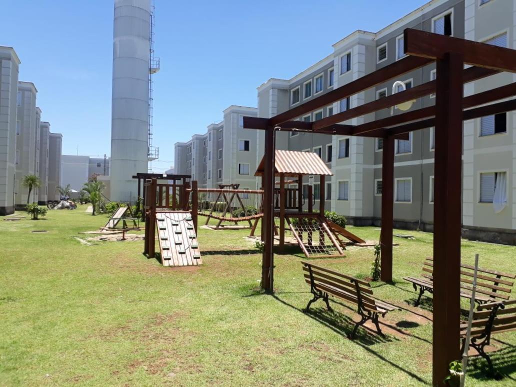 Pinda X Campos X Aparecida Apartment Пиндамонянгаба Екстериор снимка